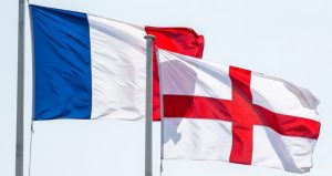 زبان فرانسوی یا انگلیسی؟ کدام زبان برای یادگیری بهتر است؟